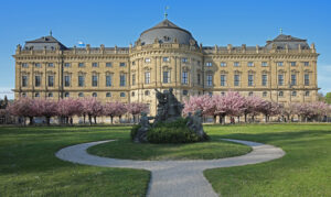 Kirschbluete Residenz Würzburg